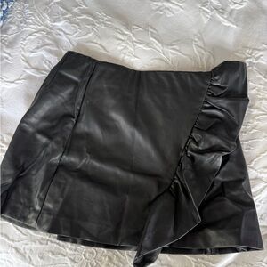 Zara Black Ruffled Leather Skort